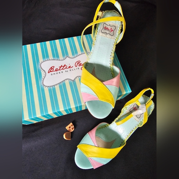 Bettie Page Size 9 Ankle Strap Heels - Picture 1 of 4